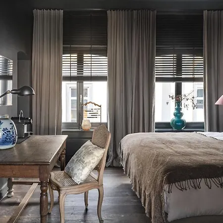 Vakantiehuis Splinternieuwe In Oud Bankgebouw