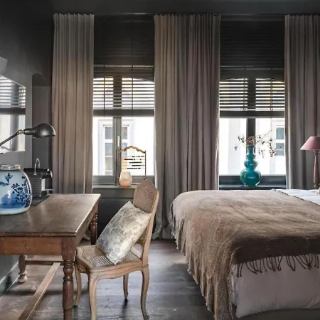 Splinternieuwe In Oud Bankgebouw Vakantiehuis