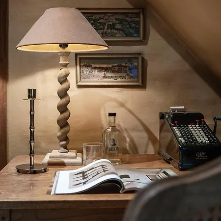 Vakantiehuis Splinternieuwe In Oud Bankgebouw *