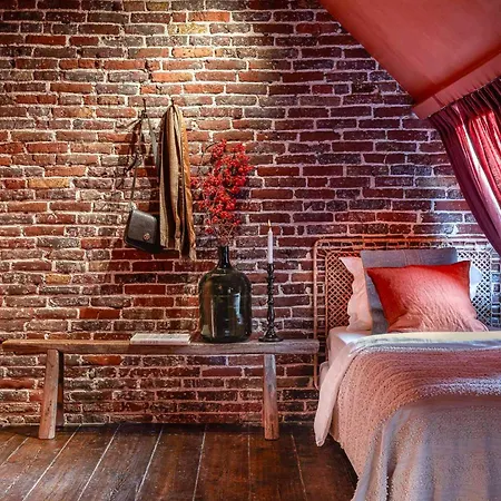 Splinternieuwe In Oud Bankgebouw Vakantiehuis *